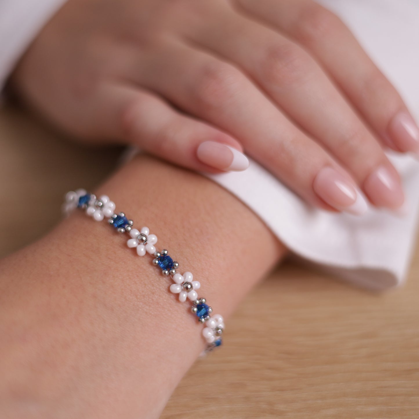 Náramek LAGUNA stř.